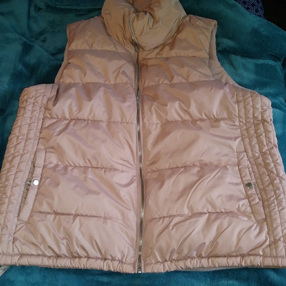 Womens Blush puffer vest